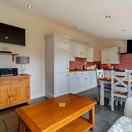 2 Bed In Otley Oc-tchh105 Tatil Evi