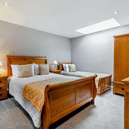 2 Bed In Otley Oc-tchh105 Tatil Evi